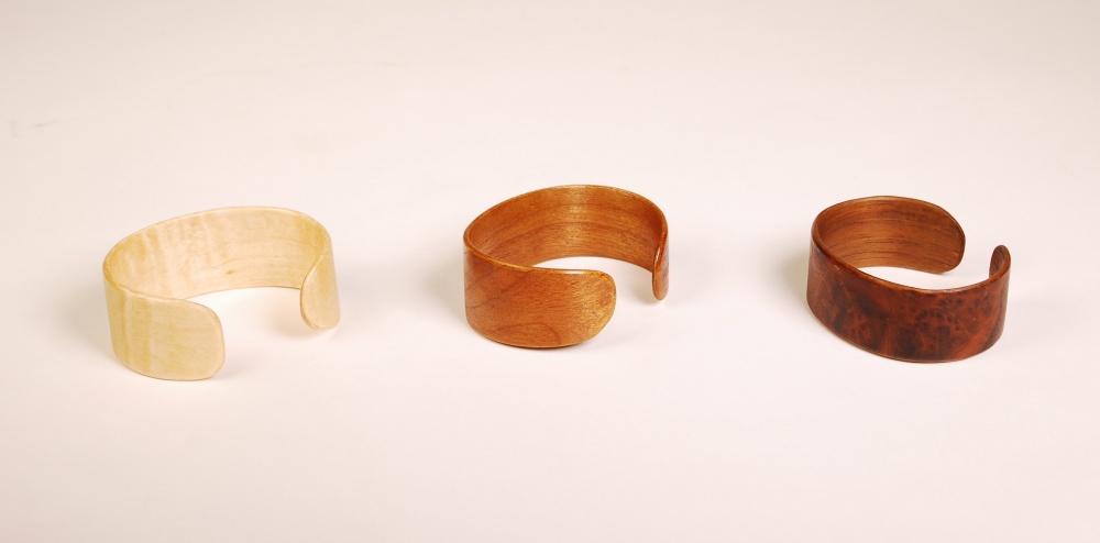 Bent wood bracelet 